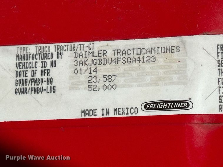 image for item DQ1000 2015 Freightliner Cascadia  semi truck