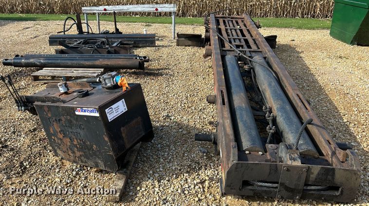 image for item DQ1006 Gabreath U5-EX-174  roll-off bed