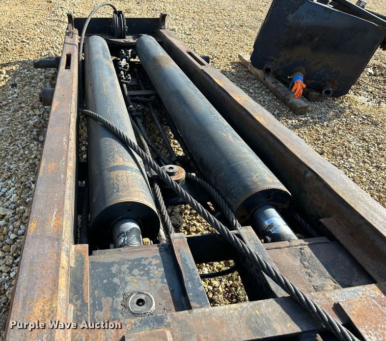 image for item DQ1006 Gabreath U5-EX-174  roll-off bed