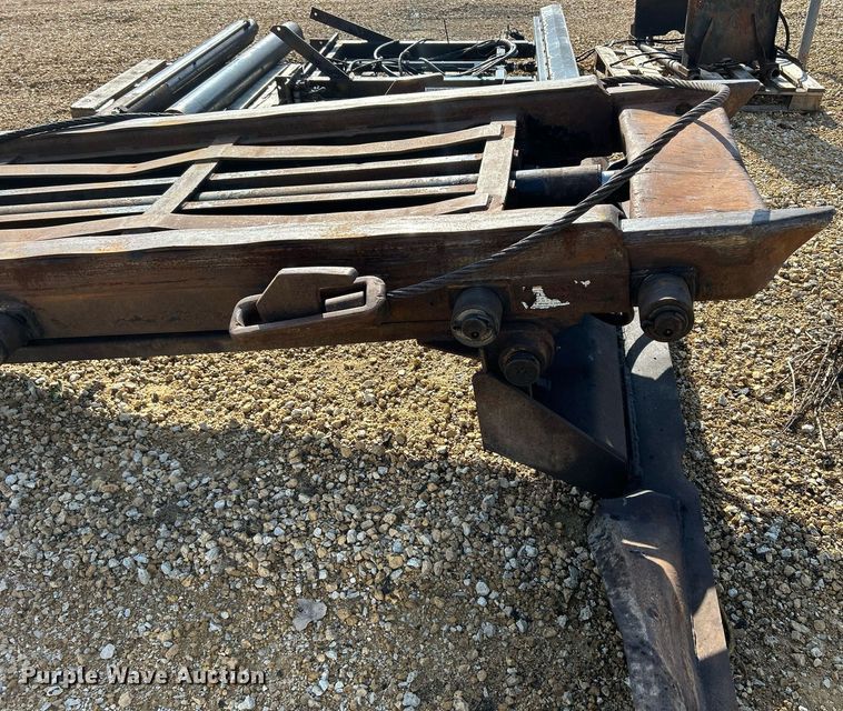 image for item DQ1006 Gabreath U5-EX-174  roll-off bed