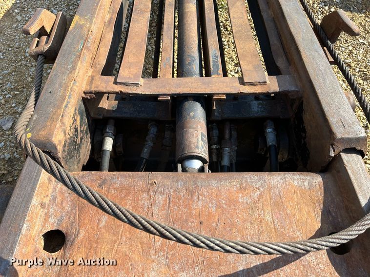 image for item DQ1006 Gabreath U5-EX-174  roll-off bed