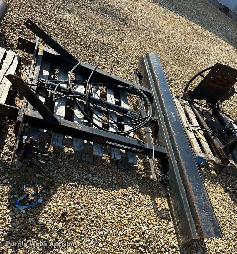 image for item DQ1006 Gabreath U5-EX-174  roll-off bed