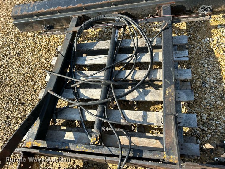 image for item DQ1006 Gabreath U5-EX-174  roll-off bed