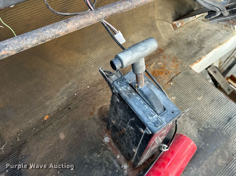 image for item DQ1009 1996 International 4700  refuse truck