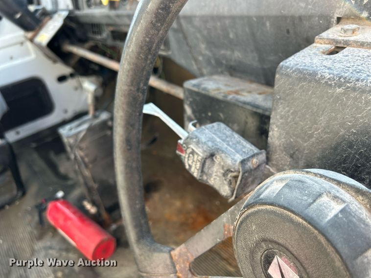 image for item DQ1009 1996 International 4700  refuse truck