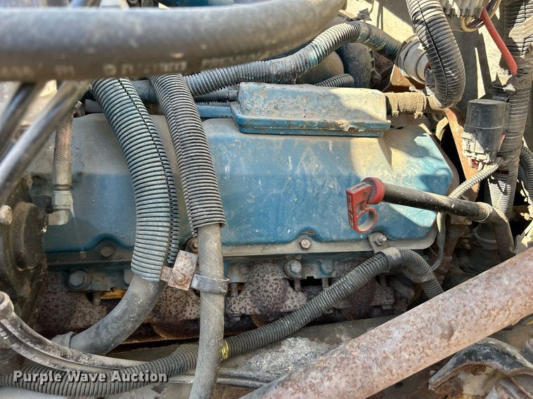 image for item DQ1009 1996 International 4700  refuse truck