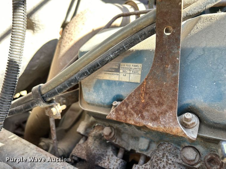 image for item DQ1009 1996 International 4700  refuse truck