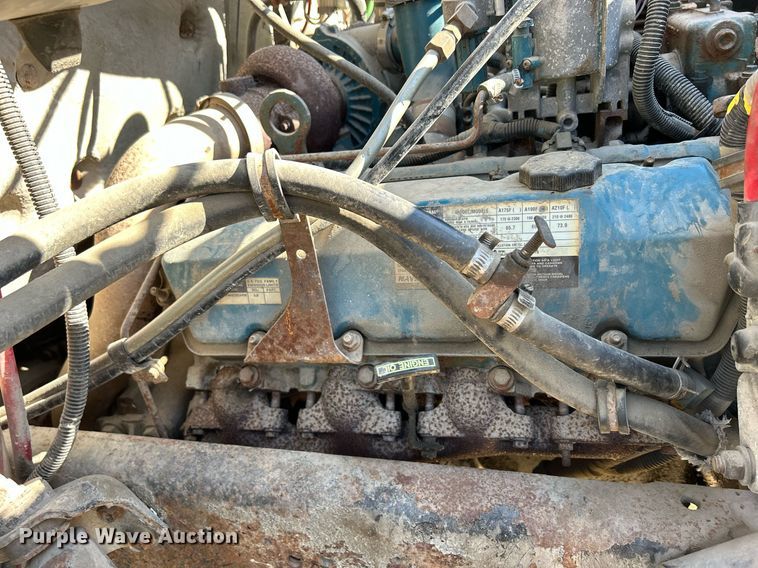 image for item DQ1009 1996 International 4700  refuse truck