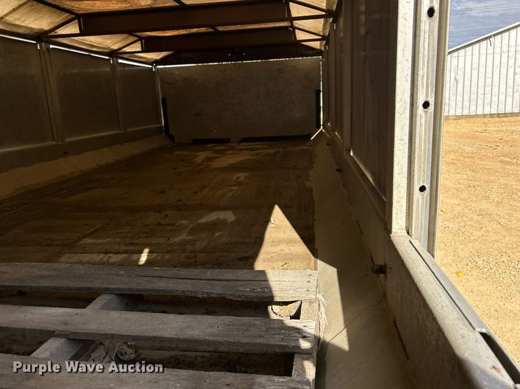 image for item DQ1009 1996 International 4700  refuse truck