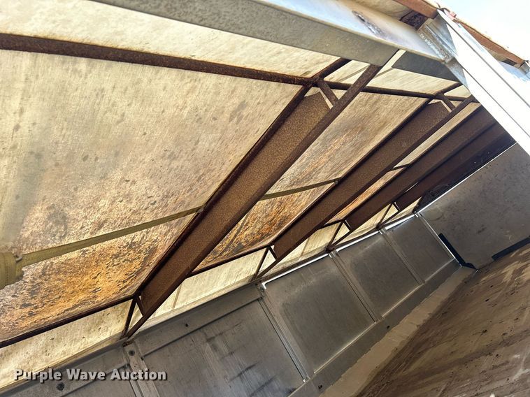 image for item DQ1009 1996 International 4700  refuse truck