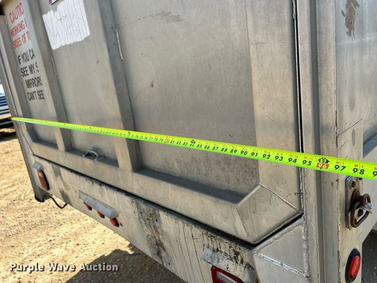 image for item DQ1009 1996 International 4700  refuse truck