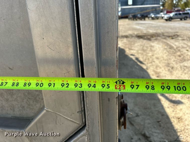 image for item DQ1009 1996 International 4700  refuse truck