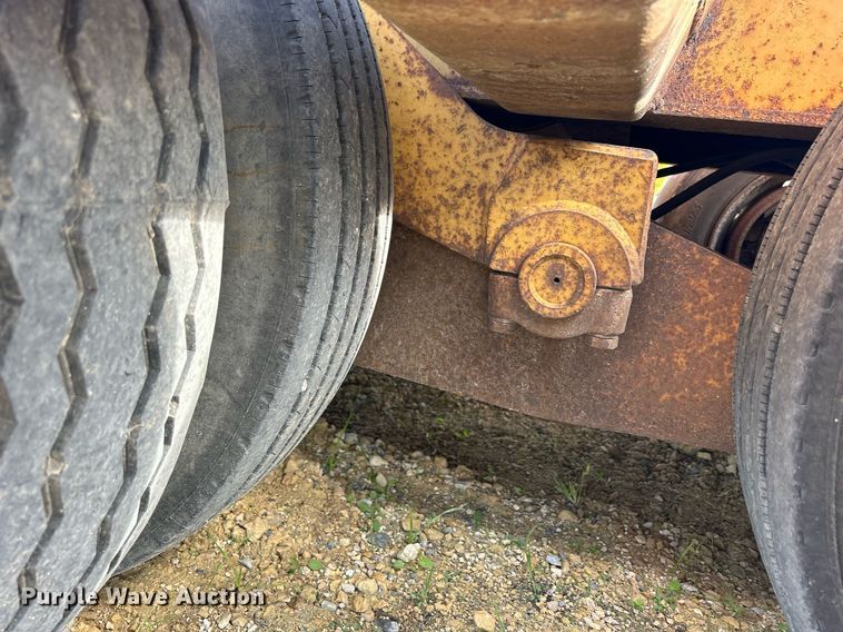 image for item DQ1011 1994 Load King 353 DFP  lowboy equipment trailer