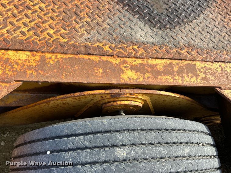 image for item DQ1011 1994 Load King 353 DFP  lowboy equipment trailer