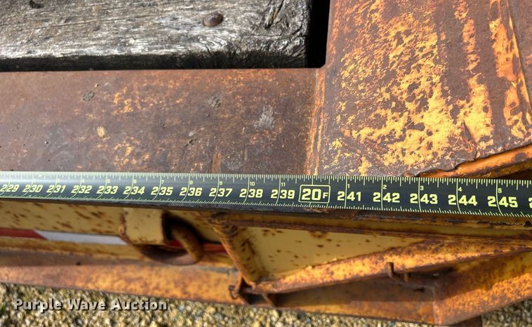 image for item DQ1011 1994 Load King 353 DFP  lowboy equipment trailer