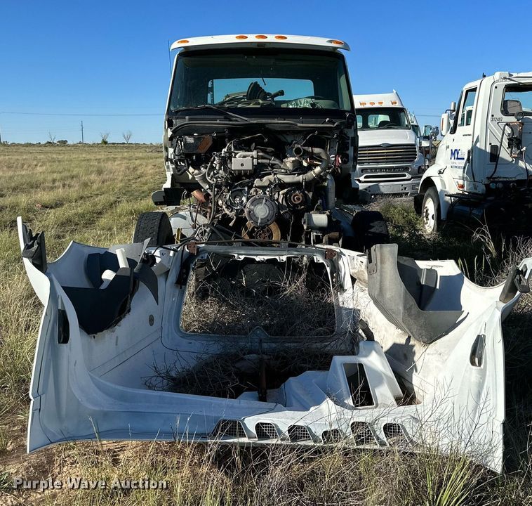 image for item DQ1444 2011 International ProStar  semi truck