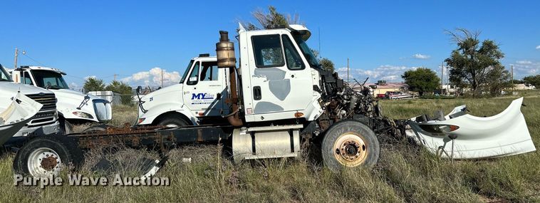 image for item DQ1444 2011 International ProStar  semi truck