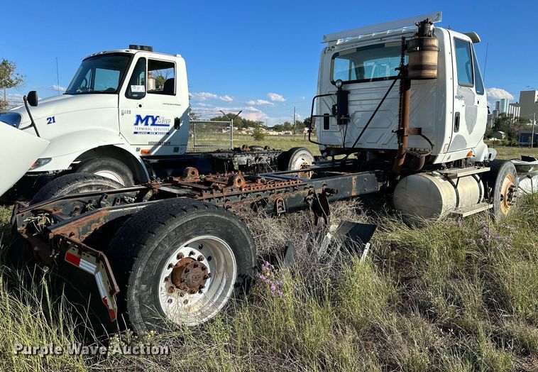 image for item DQ1444 2011 International ProStar  semi truck