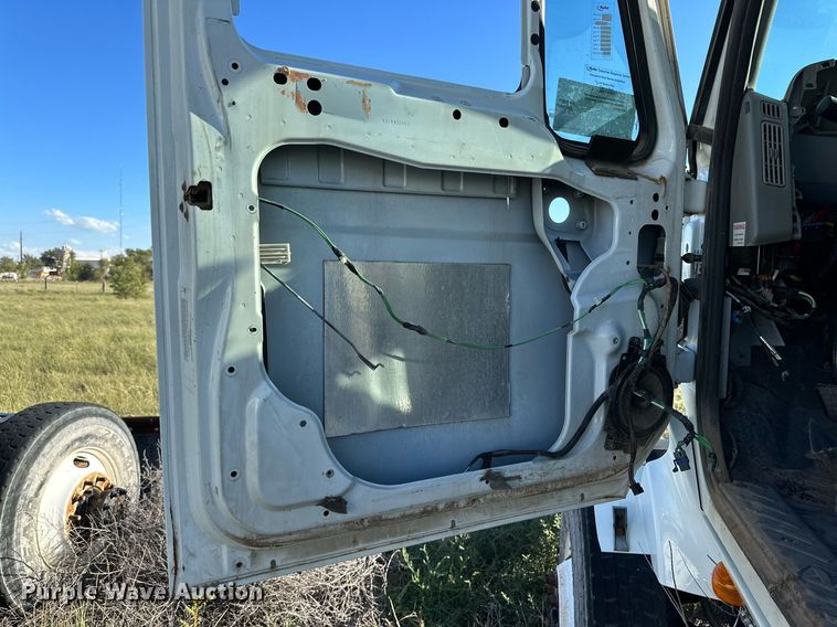 image for item DQ1444 2011 International ProStar  semi truck