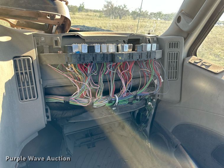 image for item DQ1444 2011 International ProStar  semi truck