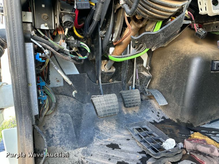 image for item DQ1444 2011 International ProStar  semi truck