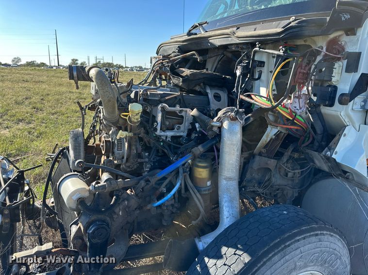 image for item DQ1444 2011 International ProStar  semi truck