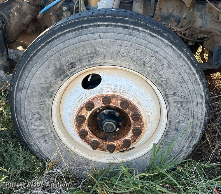 image for item DQ1444 2011 International ProStar  semi truck