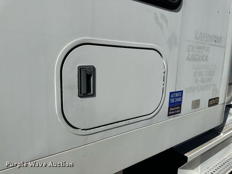 image for item DQ1457 2006 Sterling L-Line  box truck