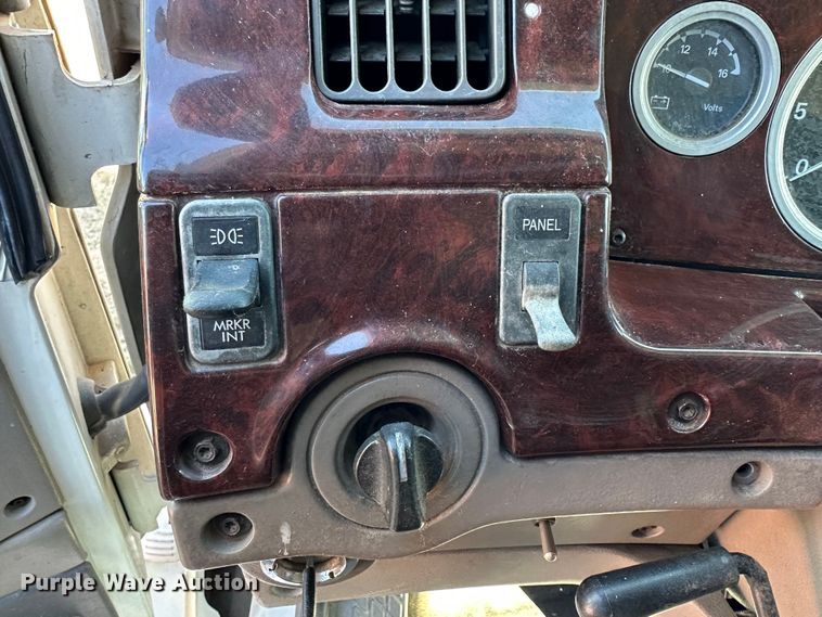 image for item DQ1457 2006 Sterling L-Line  box truck