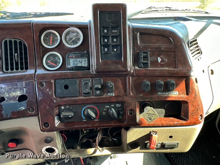 image for item DQ1457 2006 Sterling L-Line  box truck