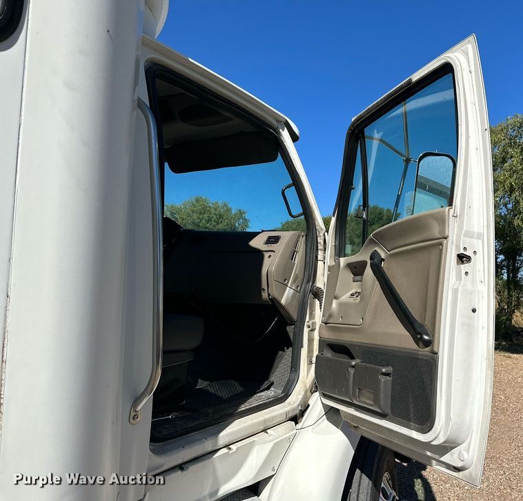 image for item DQ1457 2006 Sterling L-Line  box truck