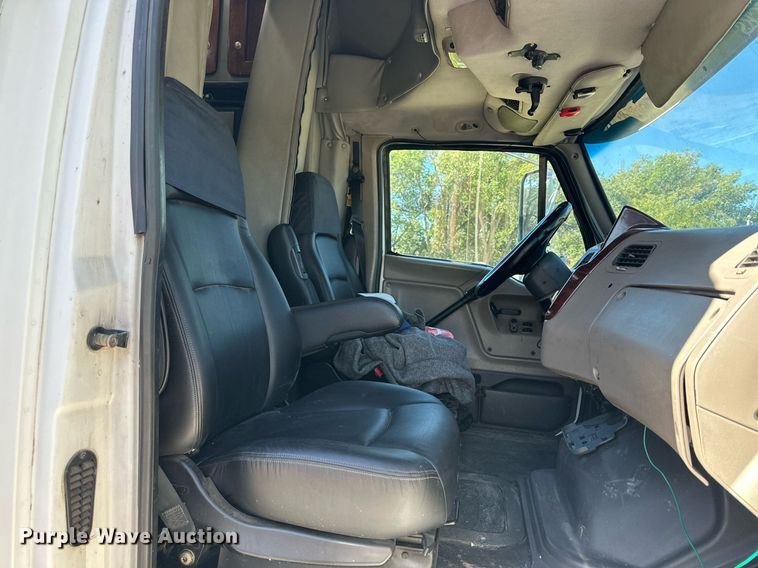 image for item DQ1457 2006 Sterling L-Line  box truck