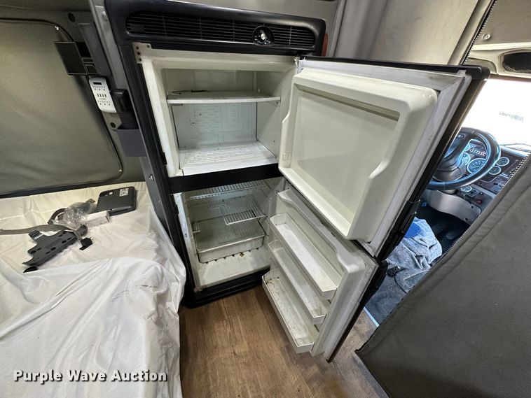 image for item DQ1457 2006 Sterling L-Line  box truck