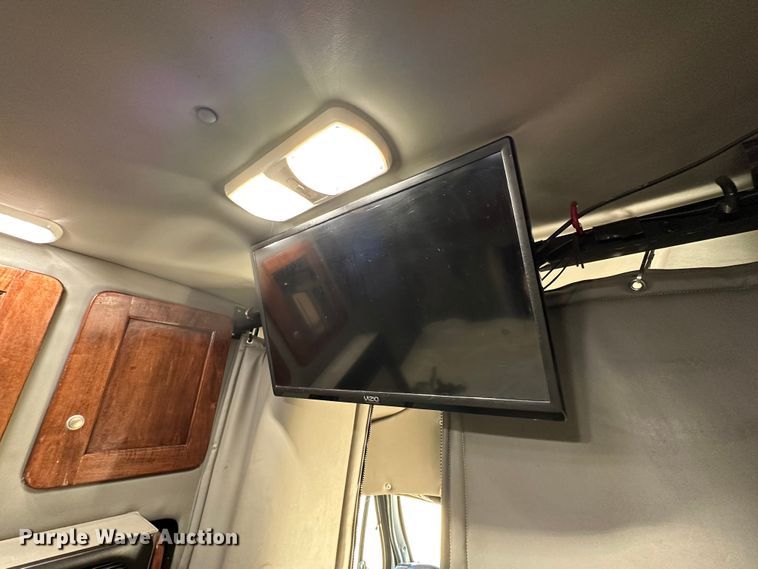 image for item DQ1457 2006 Sterling L-Line  box truck