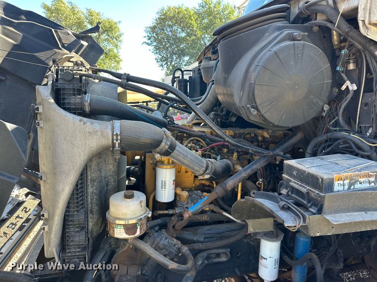 image for item DQ1457 2006 Sterling L-Line  box truck