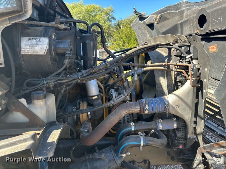 image for item DQ1457 2006 Sterling L-Line  box truck