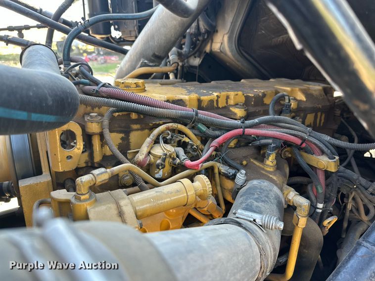 image for item DQ1457 2006 Sterling L-Line  box truck