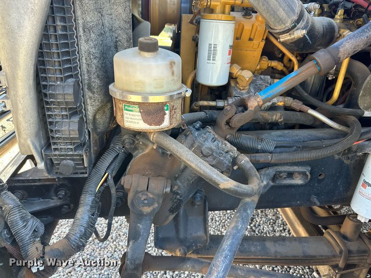 image for item DQ1457 2006 Sterling L-Line  box truck