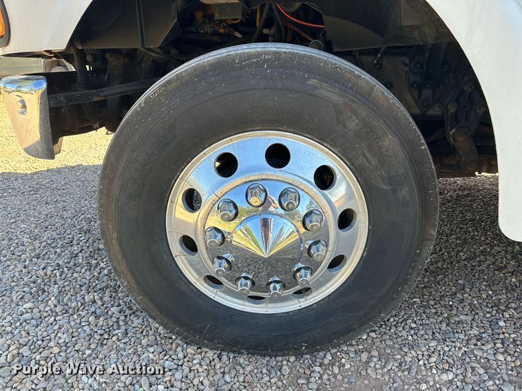 image for item DQ1457 2006 Sterling L-Line  box truck