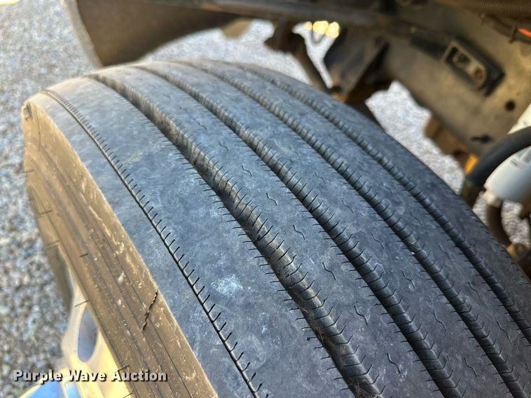 image for item DQ1457 2006 Sterling L-Line  box truck