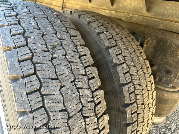 image for item DQ1457 2006 Sterling L-Line  box truck