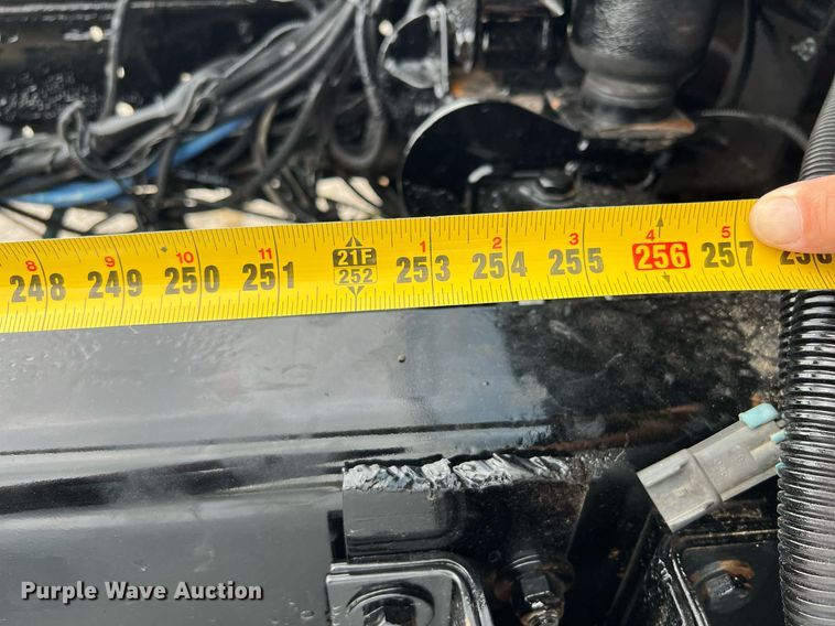 image for item DQ2222 2002 Kenworth T800  truck cab and chassis