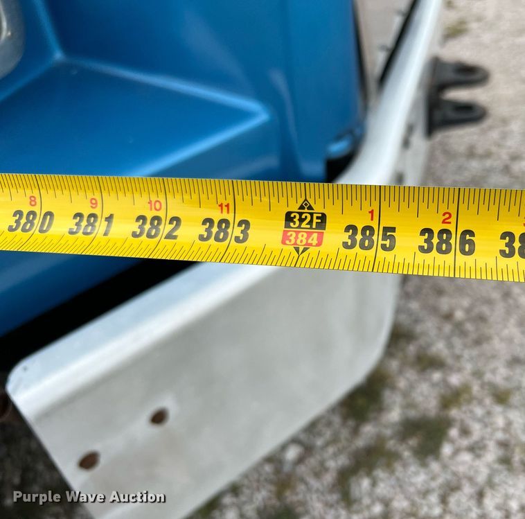 image for item DQ2222 2002 Kenworth T800  truck cab and chassis