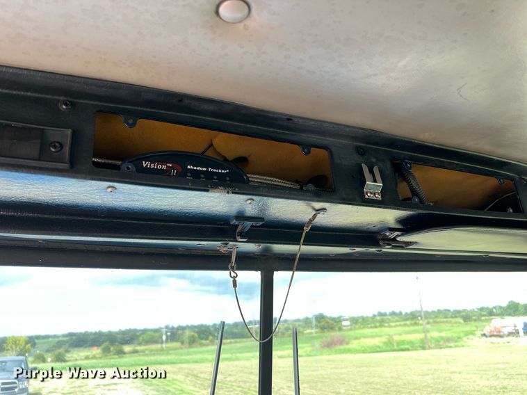 image for item DQ2222 2002 Kenworth T800  truck cab and chassis