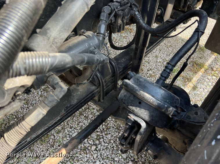 image for item DQ2222 2002 Kenworth T800  truck cab and chassis