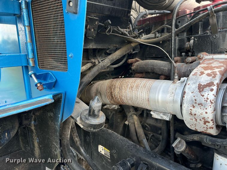 image for item DQ2222 2002 Kenworth T800  truck cab and chassis