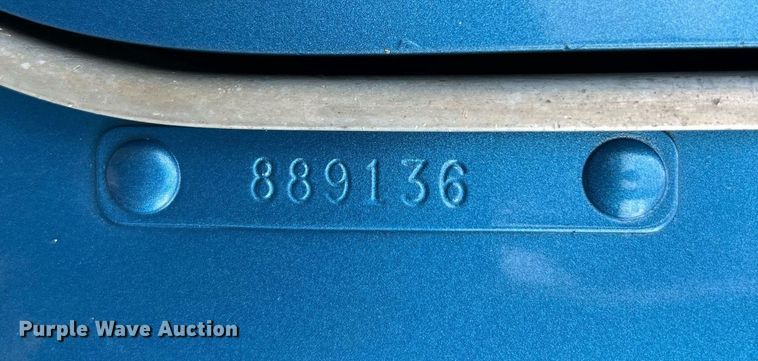 image for item DQ2222 2002 Kenworth T800  truck cab and chassis