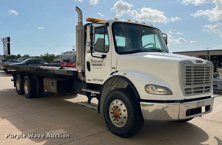 image for item DQ2254 2007 Freightliner Business Class M2  rollback truck