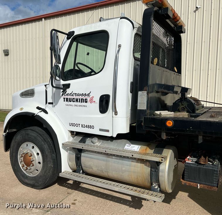 image for item DQ2254 2007 Freightliner Business Class M2  rollback truck