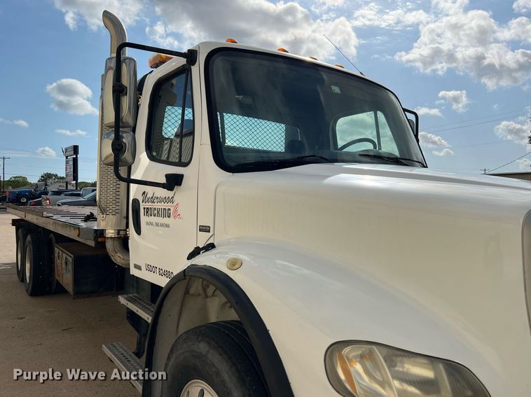 image for item DQ2254 2007 Freightliner Business Class M2  rollback truck